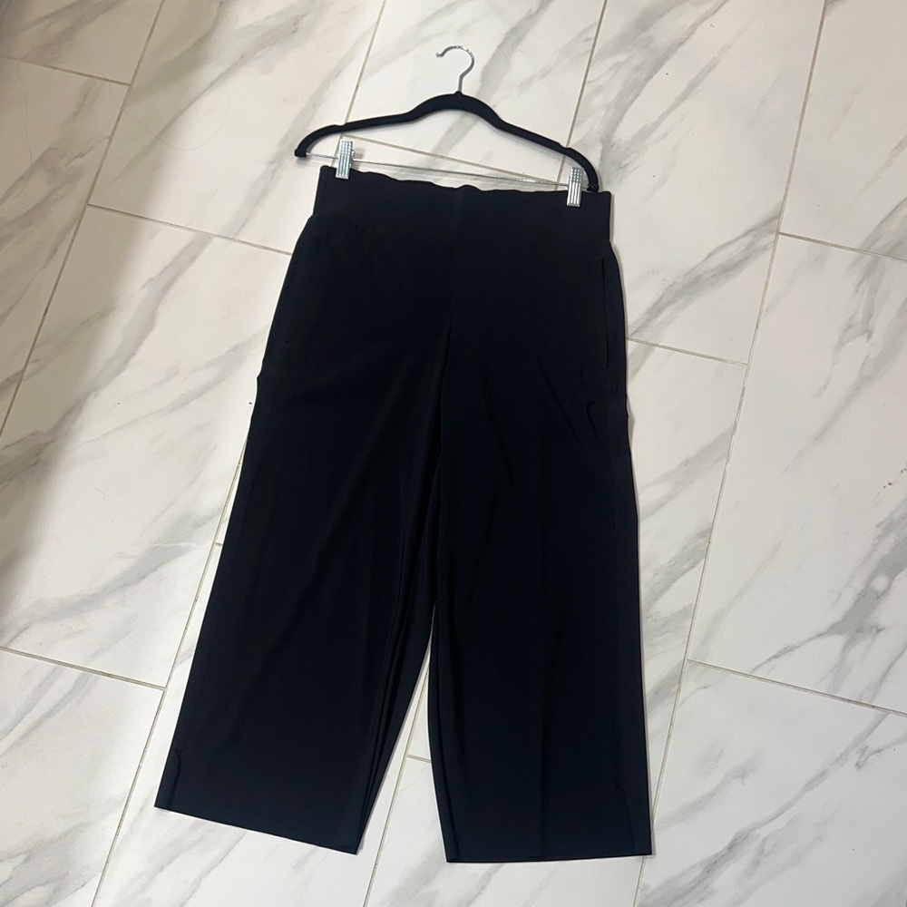 Athleta cosmic crop Black Women's Pants